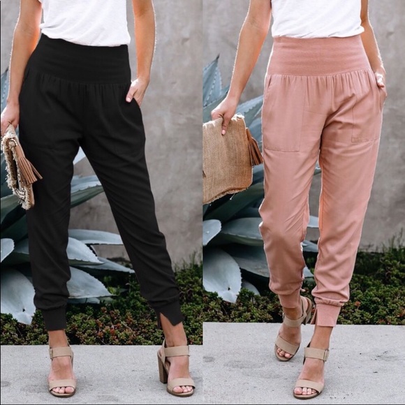 Pants - Comfy Chic Sassy Pocketed Joggers/Pants